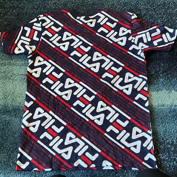 FILA shirt - medium - Picture 2 of 2